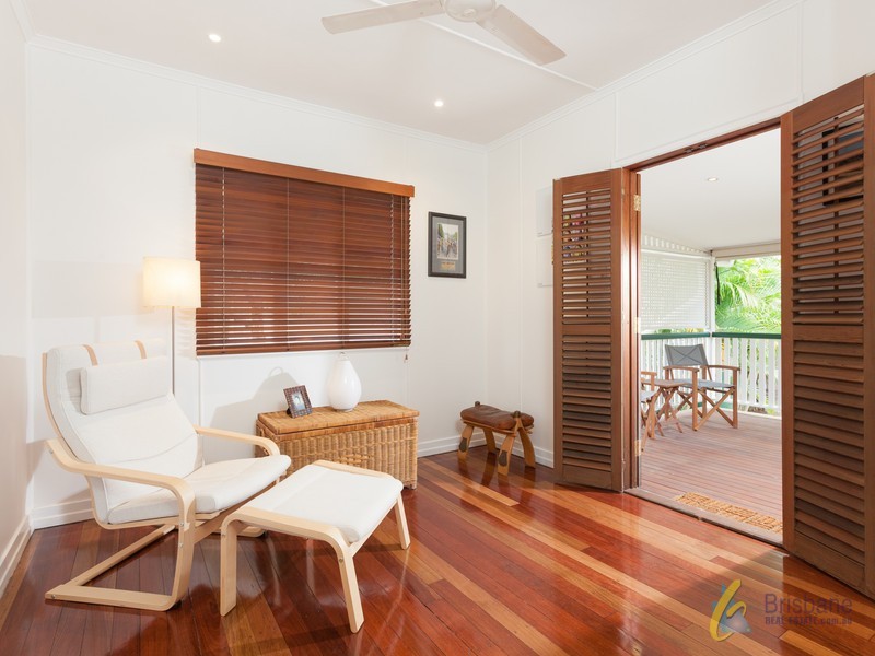 11 Haldane St, Graceville QLD 4075