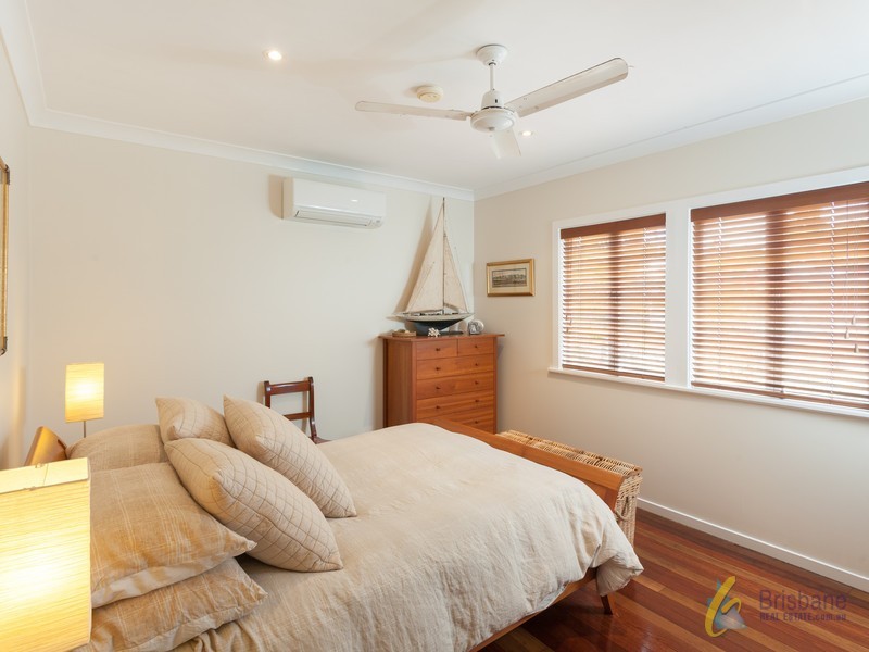 11 Haldane St, Graceville QLD 4075