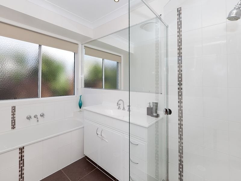 16 Corymbia Cres, Anstead QLD 4070