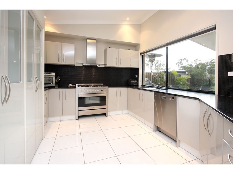16 FREDERICK ST, Moggill QLD 4070