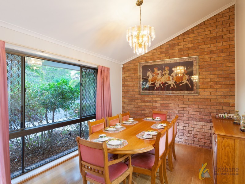 124 Arrabri Ave, Mount Ommaney QLD 4074