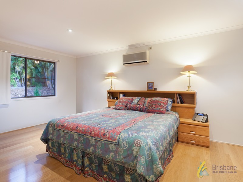 124 Arrabri Ave, Mount Ommaney QLD 4074