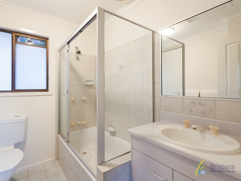 124 Arrabri Ave, Mount Ommaney QLD 4074