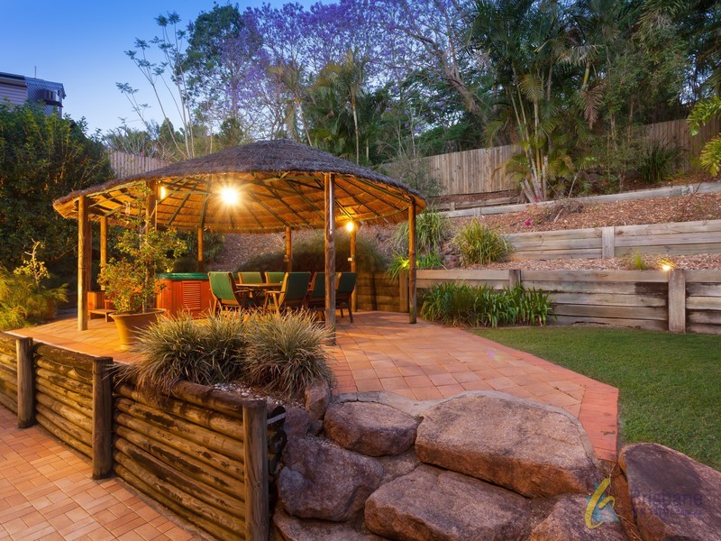 124 Arrabri Ave, Mount Ommaney QLD 4074