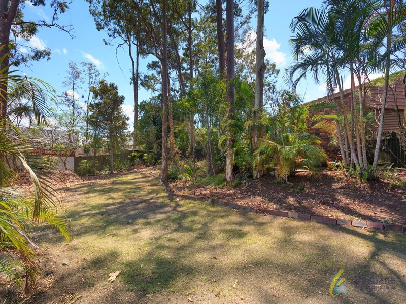 8 Giles Ct, Mount Ommaney QLD 4074