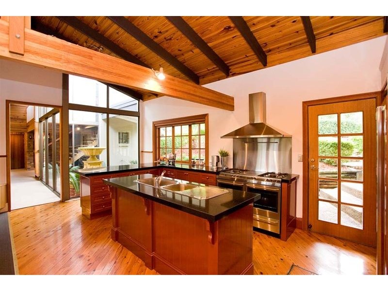 85 Boscombe Road, Brookfield QLD 4069