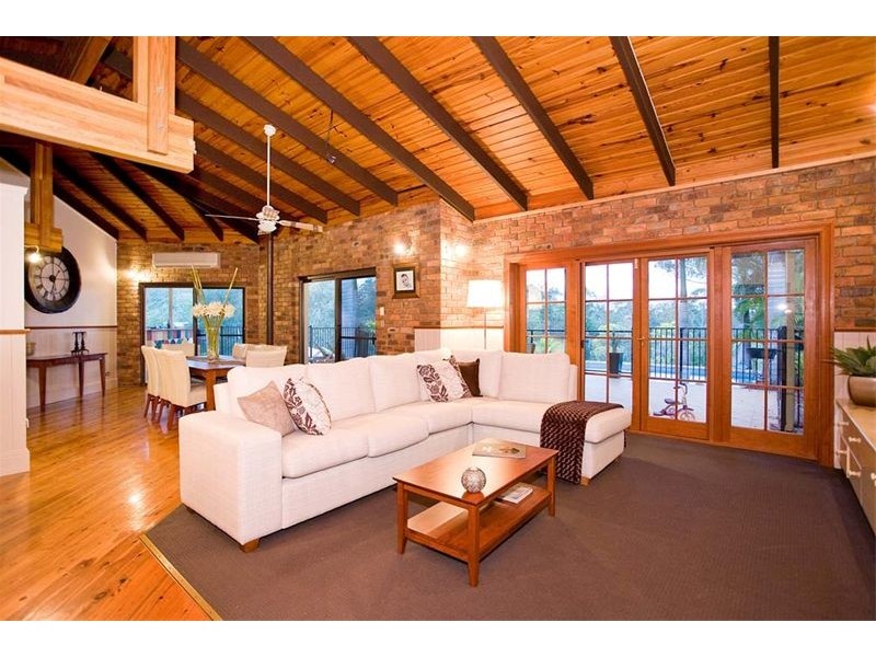 85 Boscombe Road, Brookfield QLD 4069