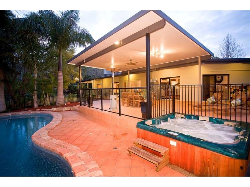 85 Boscombe Road, Brookfield QLD 4069