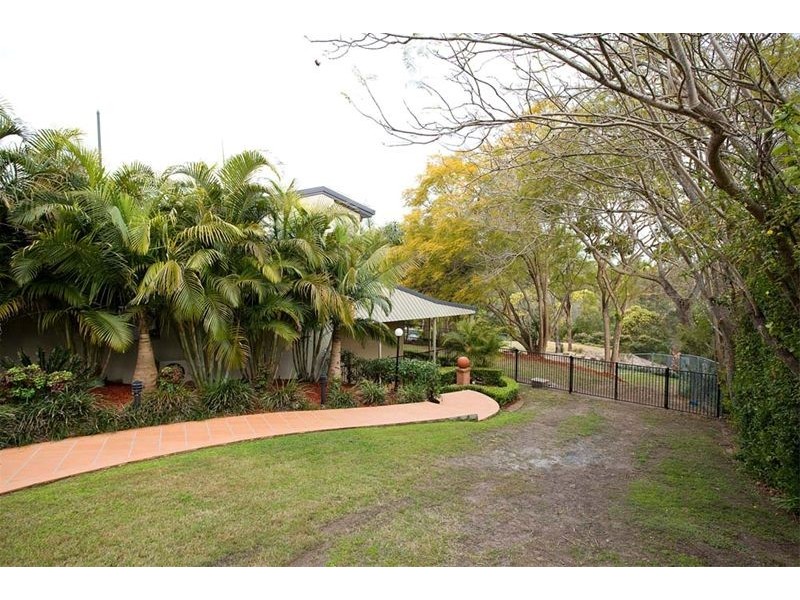 85 Boscombe Road, Brookfield QLD 4069