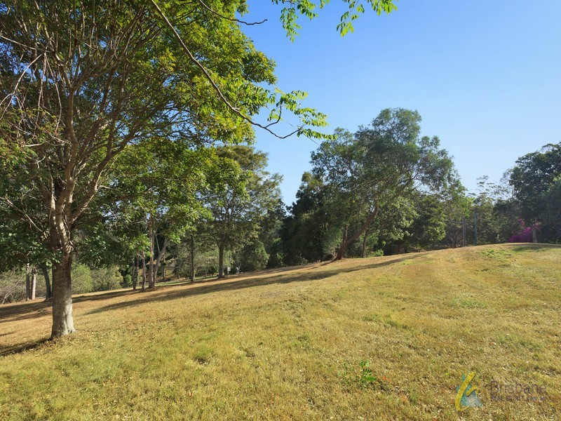 134 Airlie Rd, Pullenvale QLD 4069