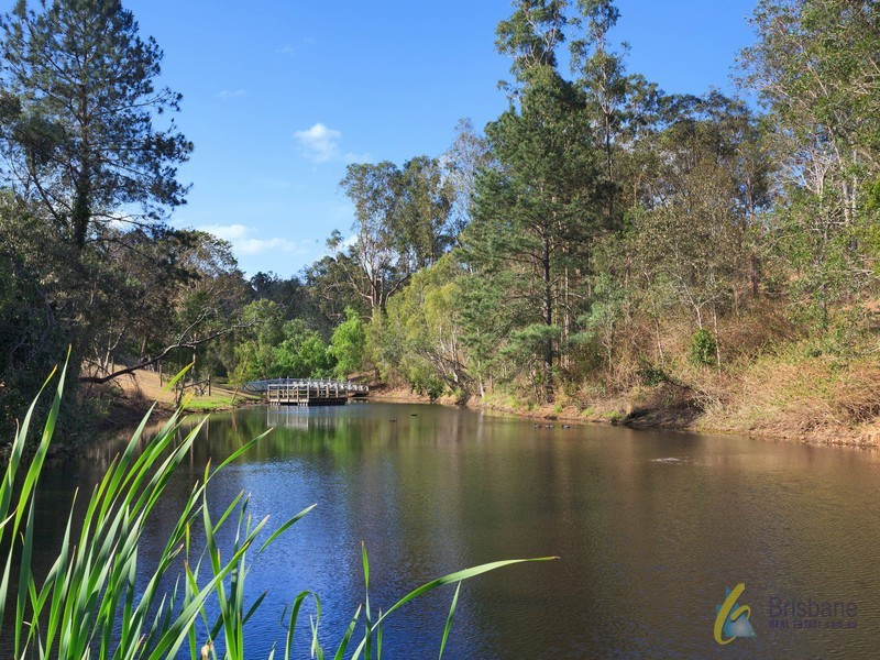 134 Airlie Rd, Pullenvale QLD 4069