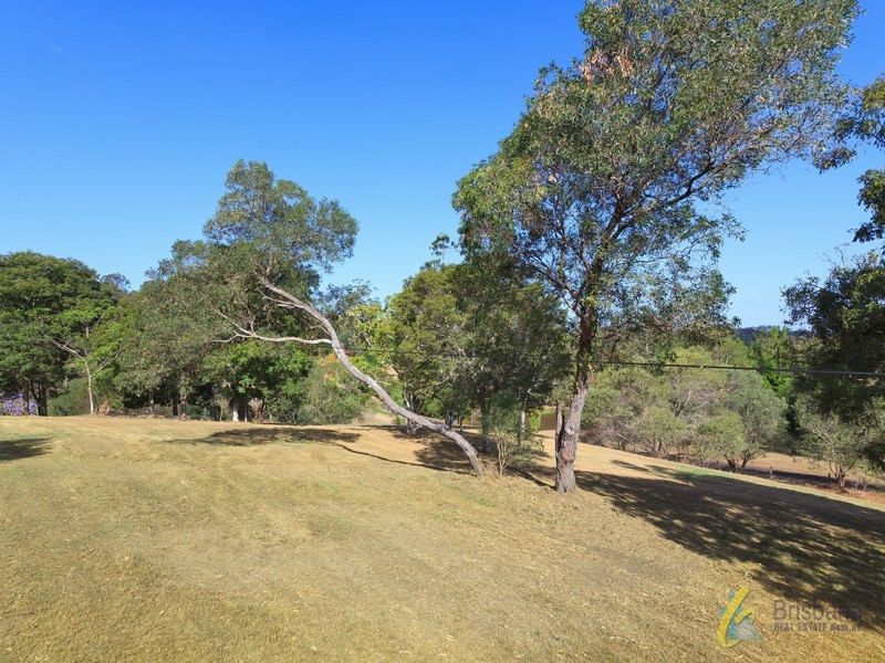 134 Airlie Rd, Pullenvale QLD 4069