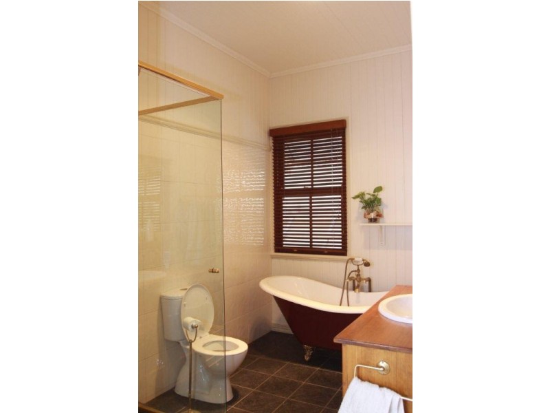 62a Thorpe Street, Indooroopilly QLD 4068
