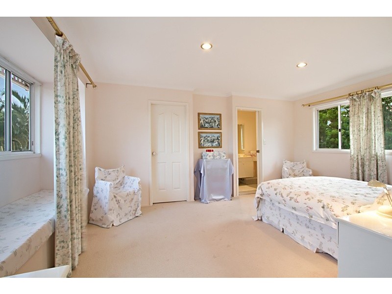 32 DEWSBURY ST, Middle Park QLD 4074