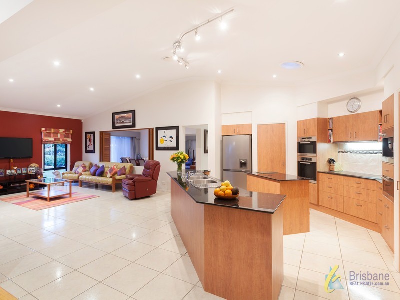 19 Sanctuary Place, Fig Tree Pocket QLD 4069