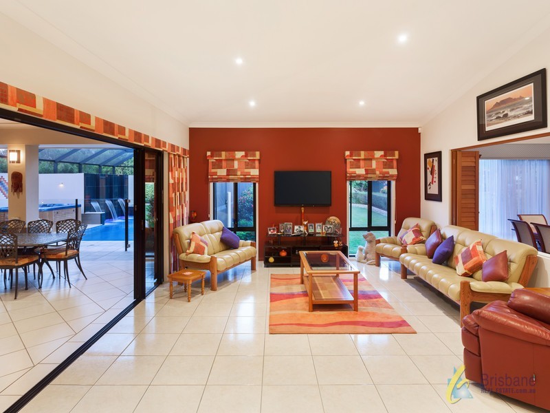 19 Sanctuary Place, Fig Tree Pocket QLD 4069