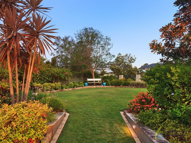 19 Sanctuary Place, Fig Tree Pocket QLD 4069