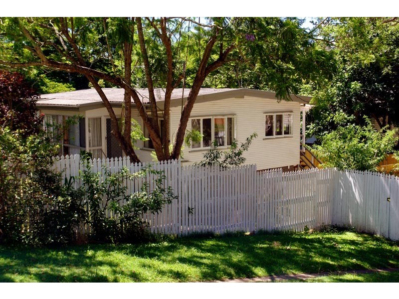 21 Princeton Street, Kenmore QLD 4069