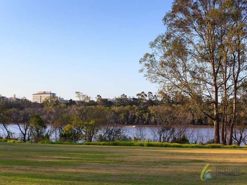 124 Brisbane Corso, Fairfield QLD 4103