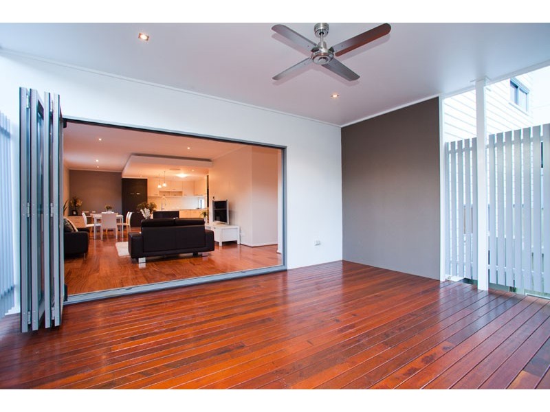 14 Newcross Street, Indooroopilly QLD 4068