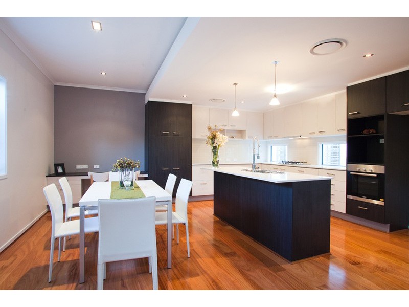 14 Newcross Street, Indooroopilly QLD 4068