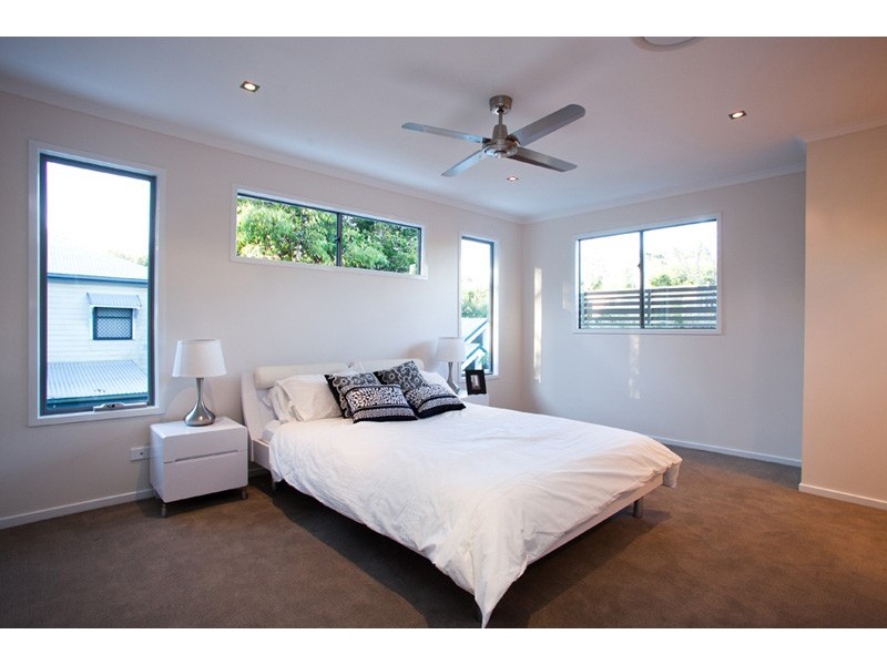 14 Newcross Street, Indooroopilly QLD 4068