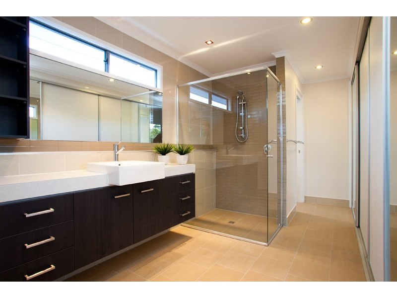 14 Newcross Street, Indooroopilly QLD 4068