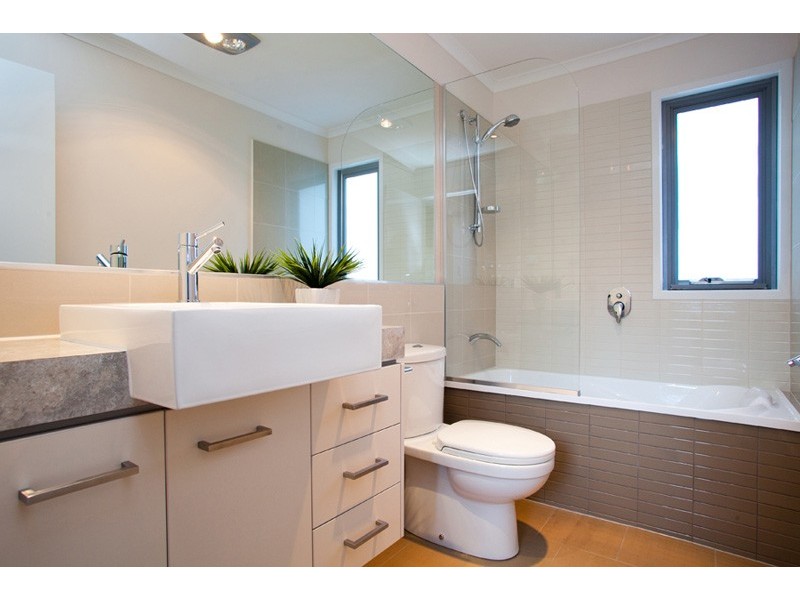 14 Newcross Street, Indooroopilly QLD 4068