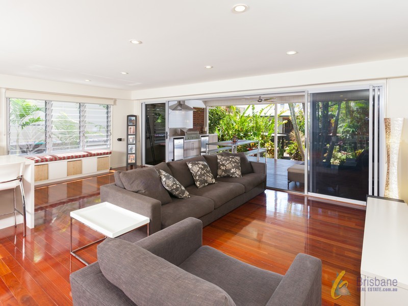 30 Strong Ave, Graceville QLD 4075