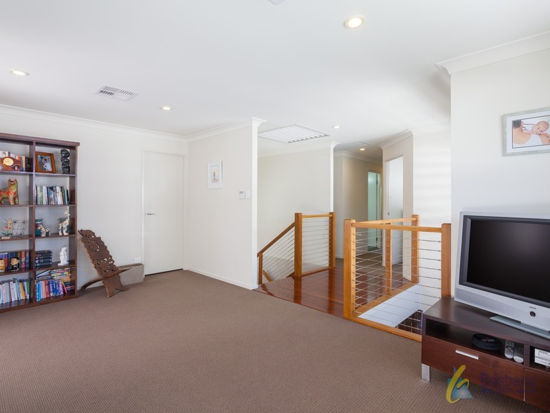 30 Strong Ave, Graceville QLD 4075