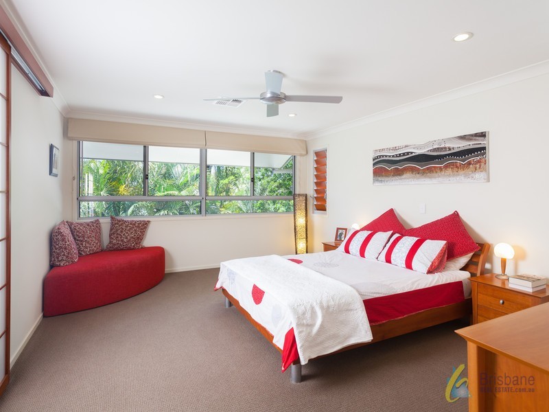 30 Strong Ave, Graceville QLD 4075