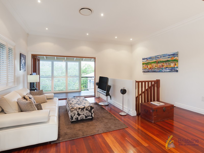 11 Kew Rd, Graceville QLD 4075