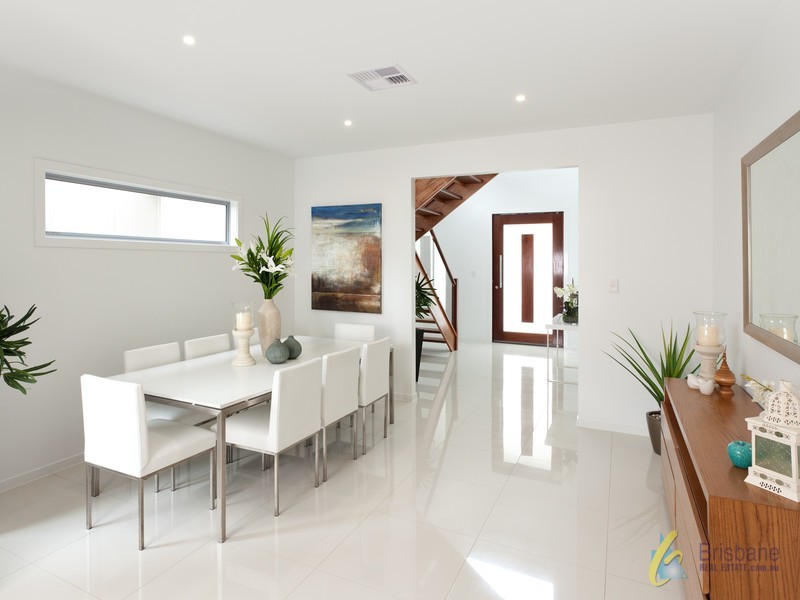 147 Graceville Ave, Graceville QLD 4075