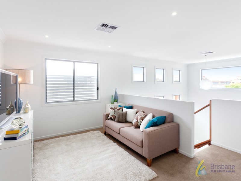 147 Graceville Ave, Graceville QLD 4075