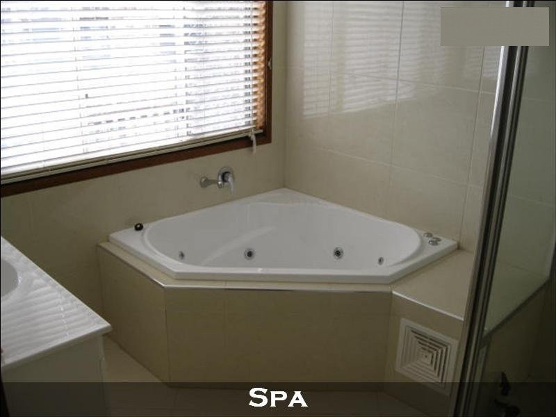 3 Tangmere Street, Chapel Hill QLD 4069