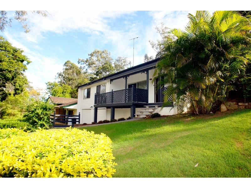 9 Fallbrook Street, Kenmore QLD 4069