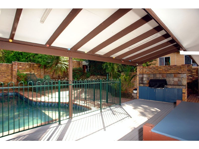 9 Fallbrook Street, Kenmore QLD 4069