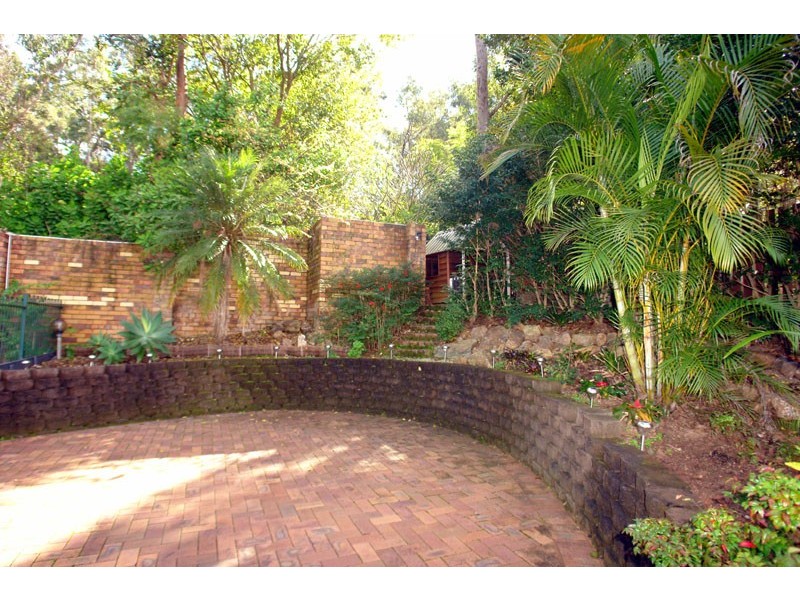 9 Fallbrook Street, Kenmore QLD 4069