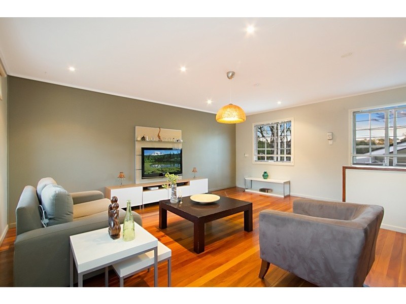 10 LEINSTER ST, Fig Tree Pocket QLD 4069