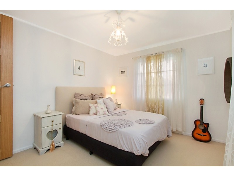 10 LEINSTER ST, Fig Tree Pocket QLD 4069