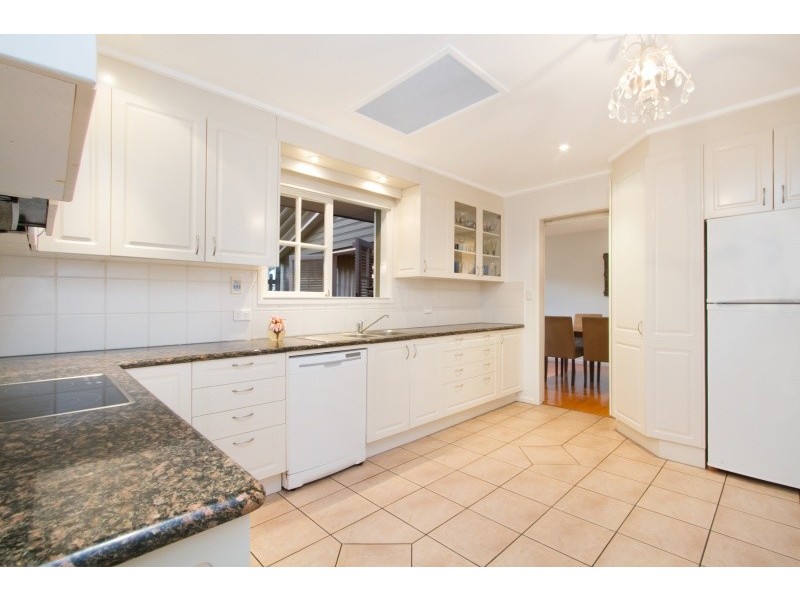 10 LEINSTER ST, Fig Tree Pocket QLD 4069