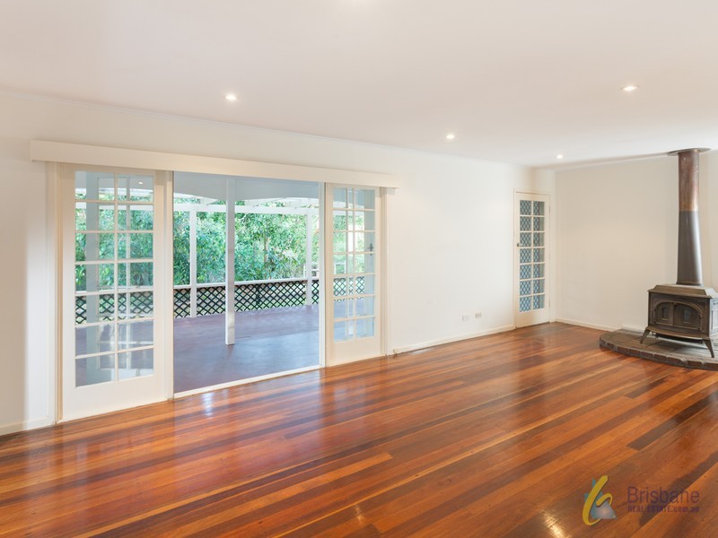 10 Luss Street, Moggill QLD 4070