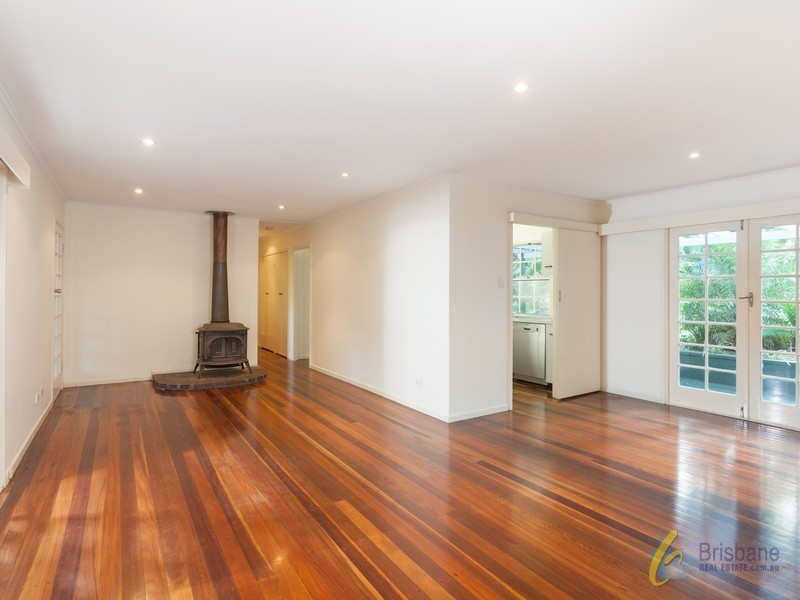 10 Luss Street, Moggill QLD 4070