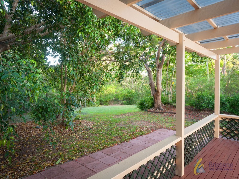 10 Luss Street, Moggill QLD 4070