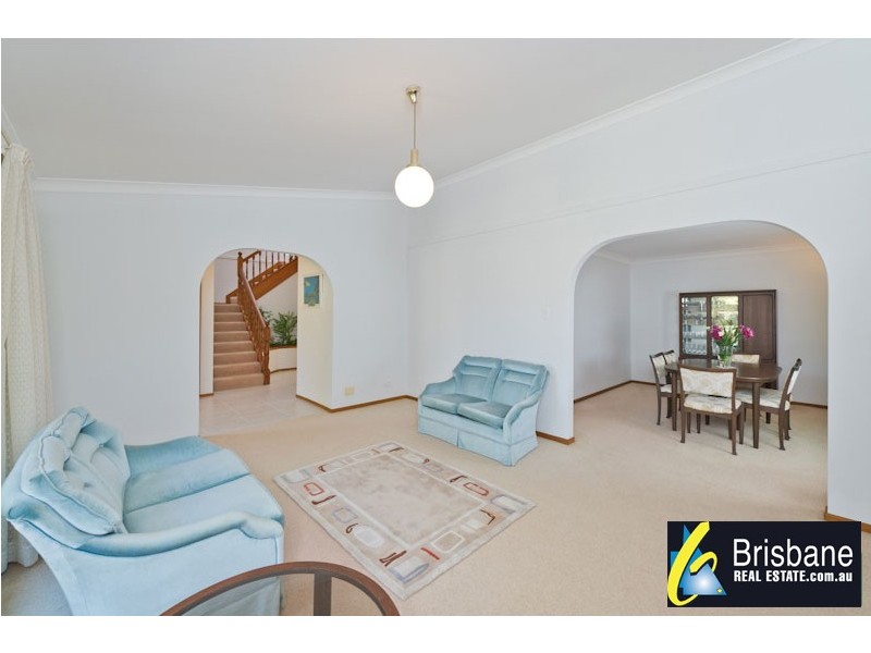 5 Pellatt Close, Kenmore Hills QLD 4069