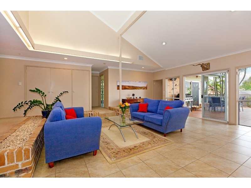 63 Riverhills Road, Middle Park QLD 4074