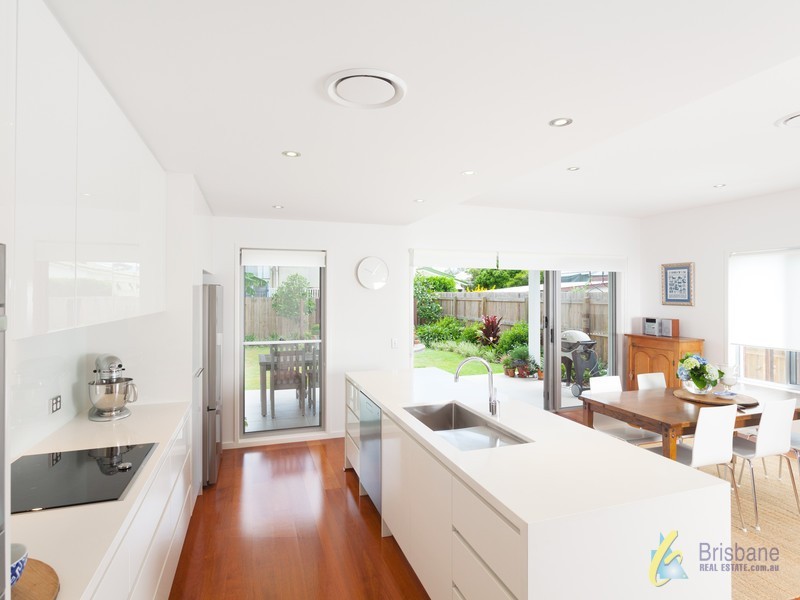 86 Strong Ave, Graceville QLD 4075