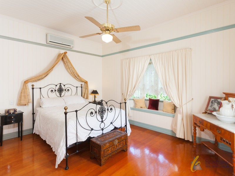 94 Strong Ave, Graceville QLD 4075