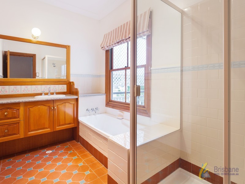 38 Chelmer St East, Chelmer QLD 4068