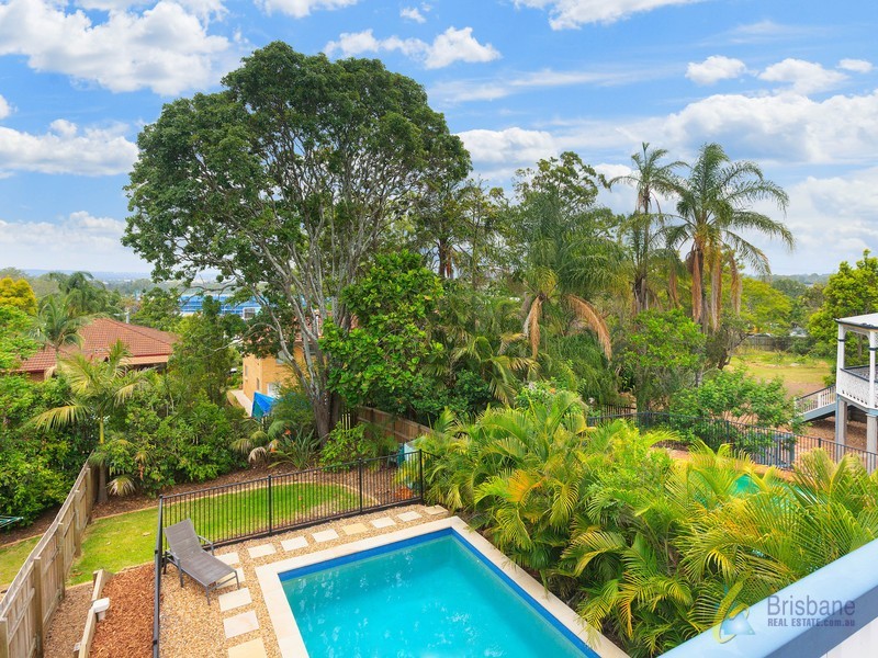 19 Blackheath Rd, Oxley QLD 4075